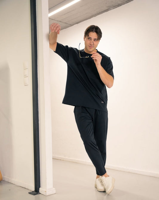 Close "The Night Out" Set