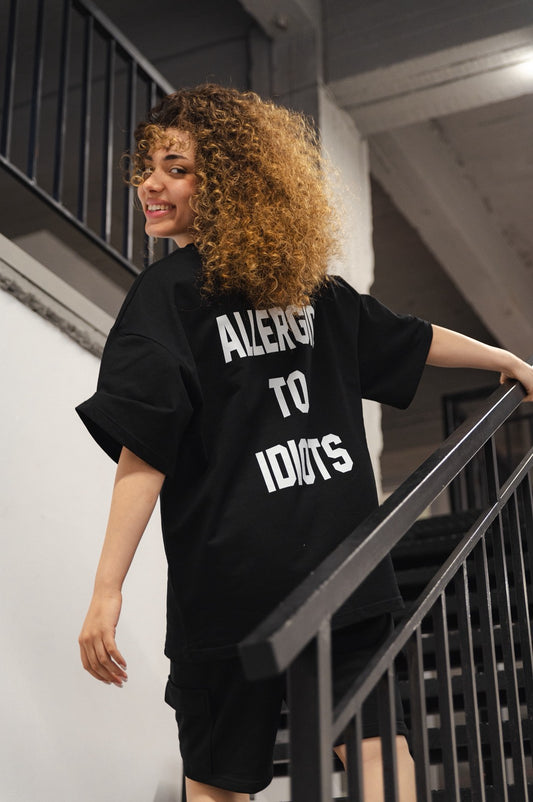 CLOSE oversized T-shirt "ALERGIC TO IDIOTS"