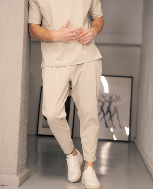 Close "The Night Out" Set