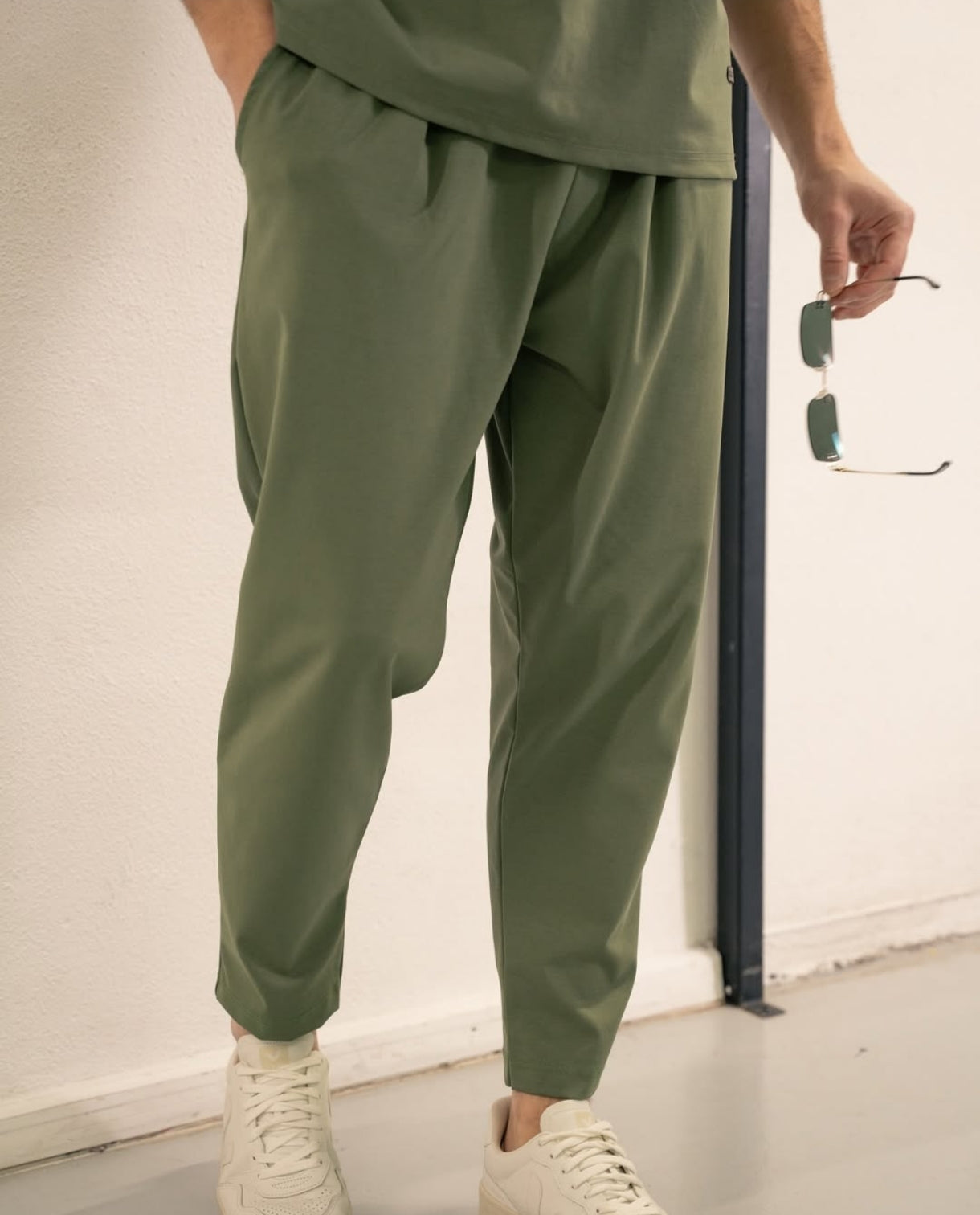 Close "The Night Out" Set