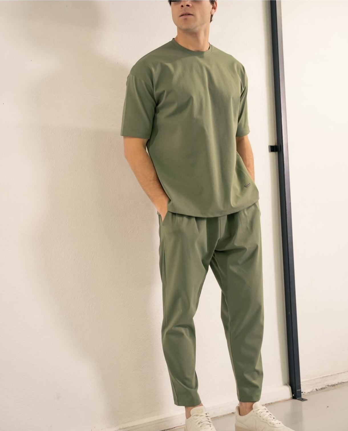 Close "The Night Out" Set